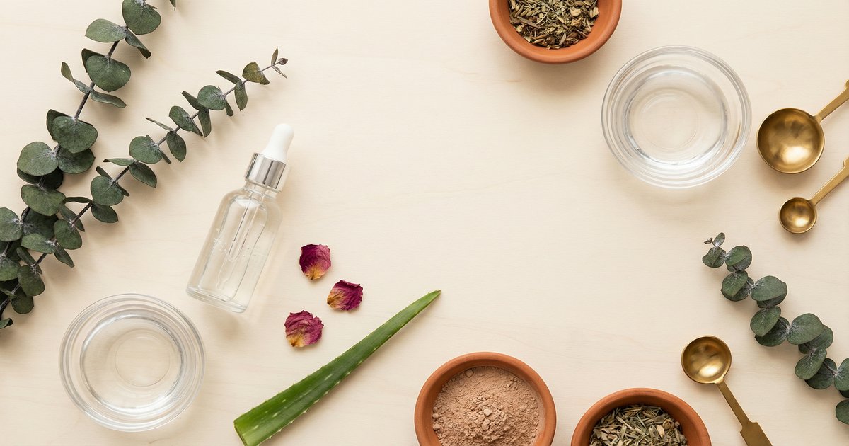 This 3-Ingredient Hyaluronic Acid Serum Will Hydrate Your Skin Like a Pro